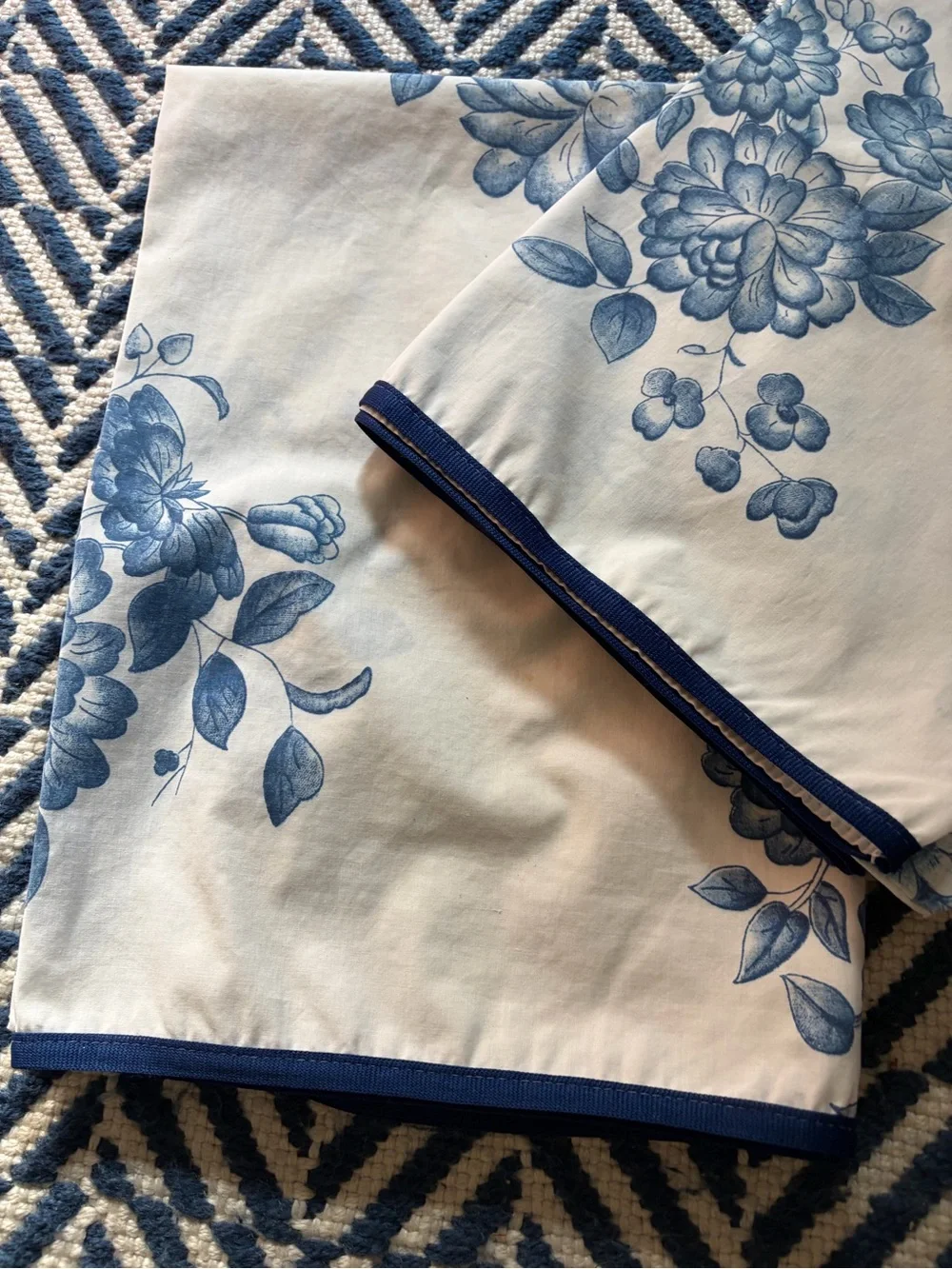 N/A set pillow